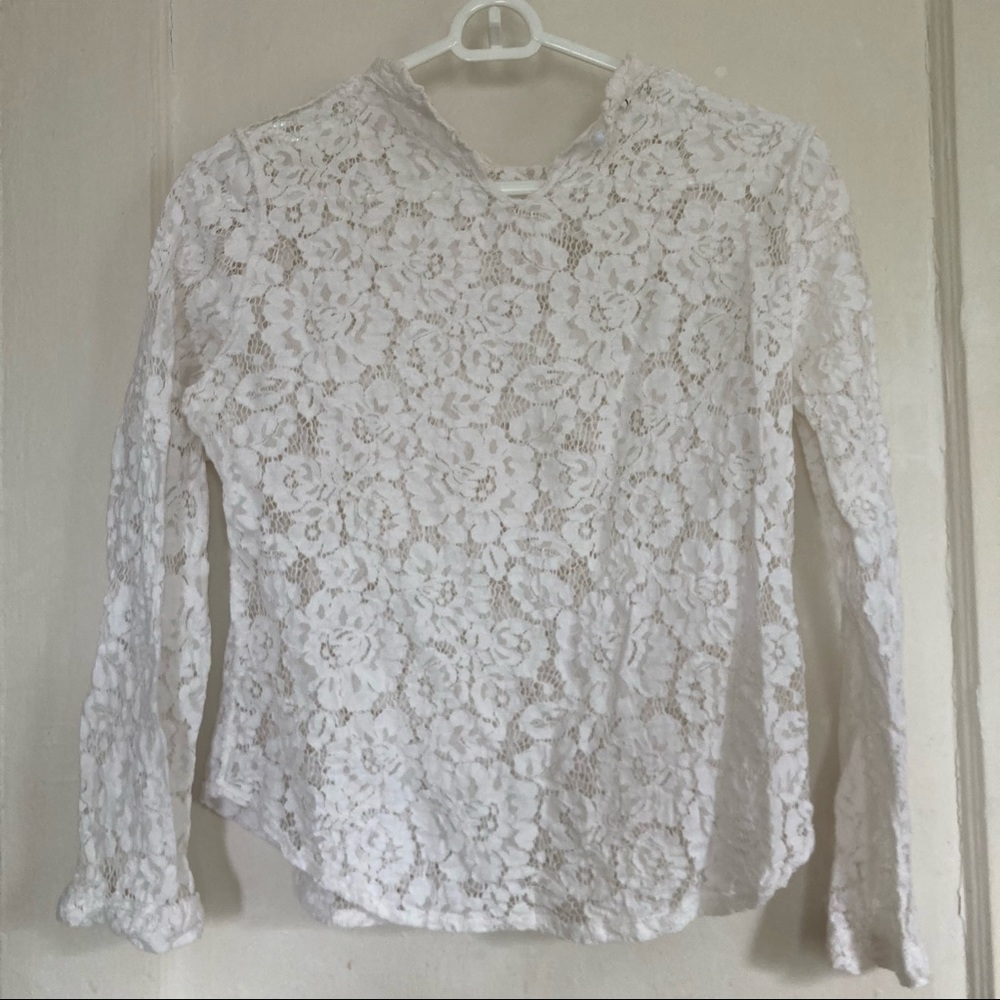 White Lace Flower Long sleeves